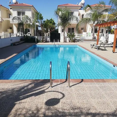 Sunny Villa *